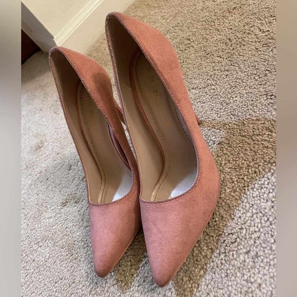 Pink point heels